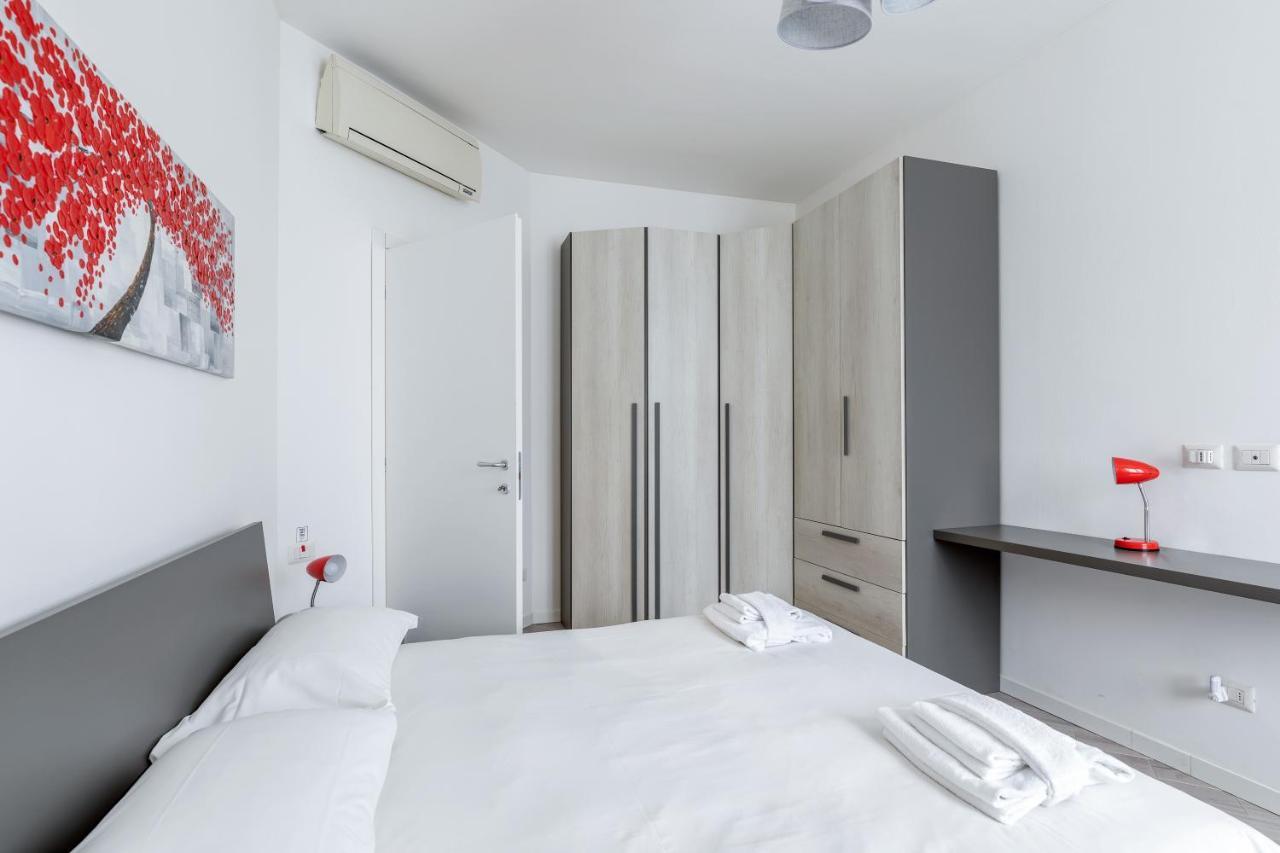 Piazza De Angeli M1 Comfortable Flat With Balcony Milán Exterior foto
